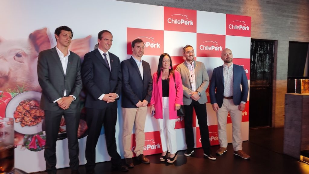 Representatives of ChileCarne headed by its president Juan Carlos Dominguez (2nd from left)